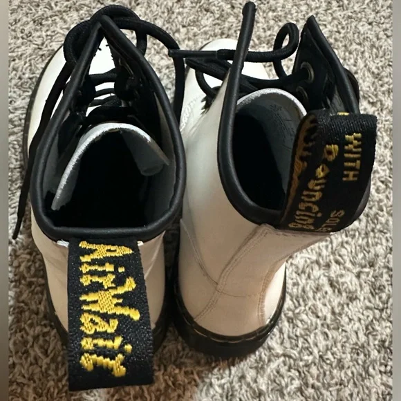 DR. MARTENS Zavala Combat
Boot in White Leather Size 7 - Unisex - Picture 5 of 6